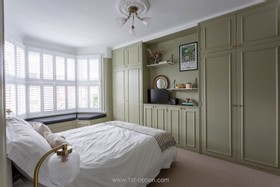 Farrow - Family home Bi-fold doors Nursery Attic Roll-top bath Period features London - thumbnail