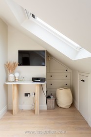 Farrow - Family home Bi-fold doors Nursery Attic Roll-top bath Period features London - thumbnail