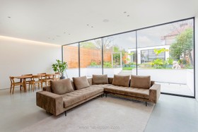 Flos - Modern family home minimalistic london driveway extension concrete flooring parquet flooring multiple lounge areas - thumbnail