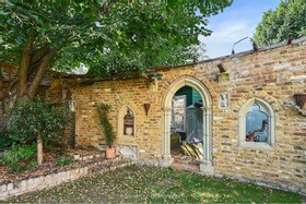 Pissarro - wooden beams fireplace pond landscaped garden rustic art deco gated skylights Georgian outhouses - thumbnail